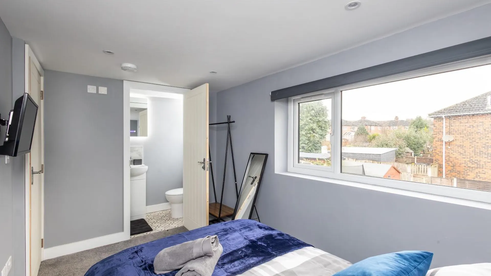 Alt-Stay Accommodation - Lofthouse, Wakefield M1 - 3 Bed En-Suite With Parking - Ideal For Contractors & Long Stays